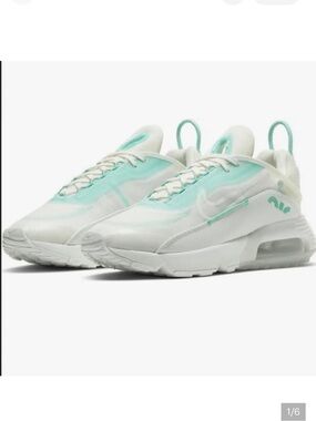 Nike Air Max- White & Teal